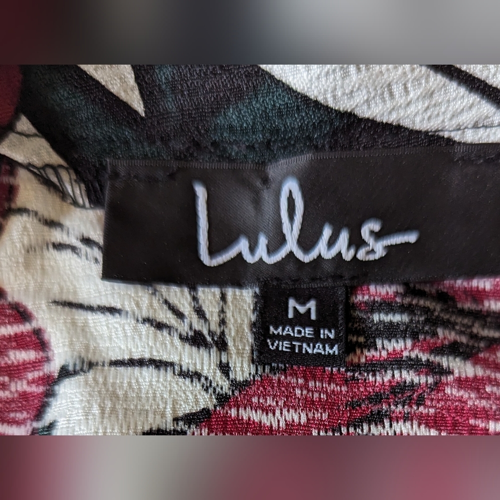 EUC...Lulu's Wild Orchid Red Floral Print Dress Size M - Picture 6 of 7